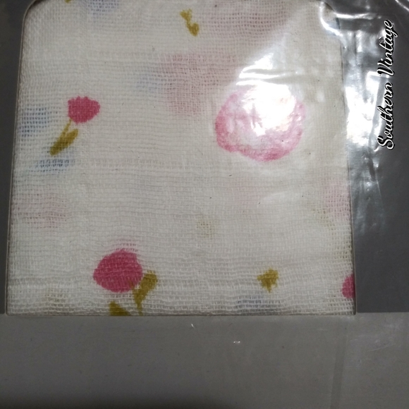 Newcastle Swaddle Cotton Muslin Spring Flowers - Picture 2 of 4